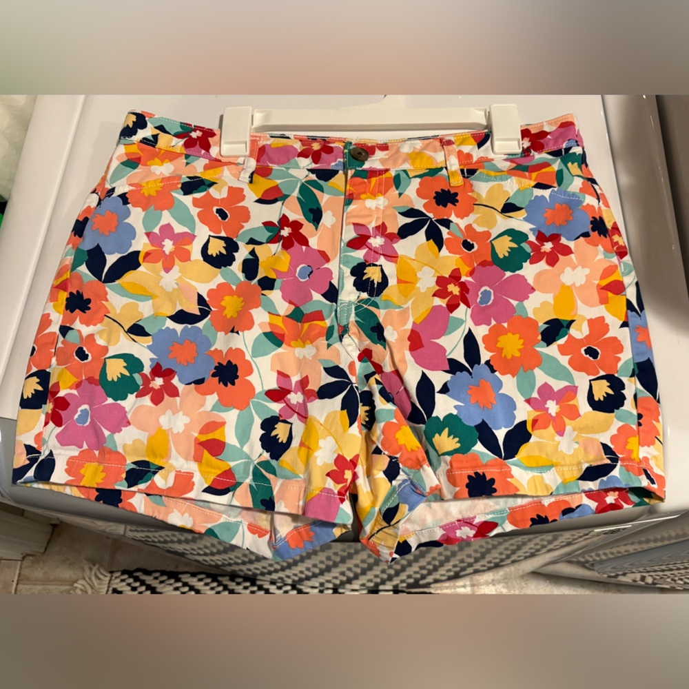 St. John’s Bay Floral Women's Shorts Sz 16